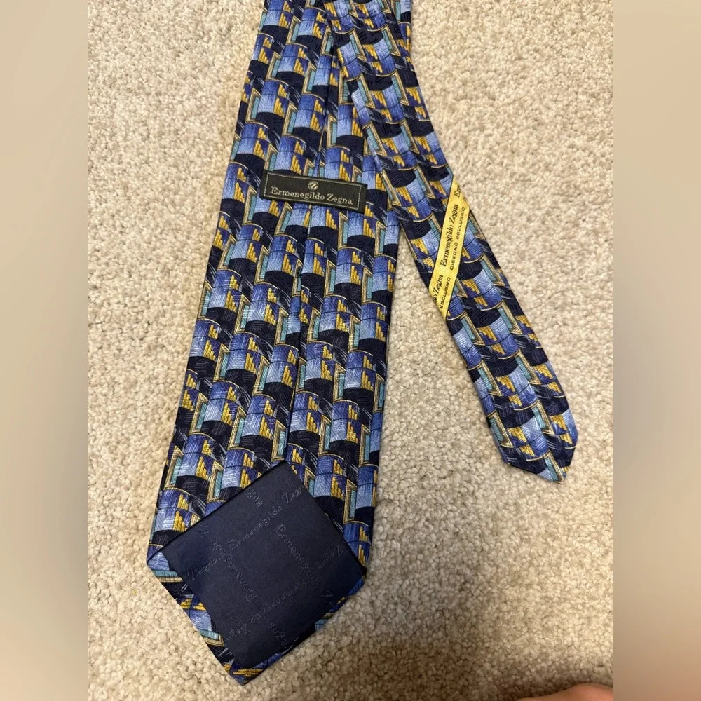 Ermenegildo Zenga Mens 100% Silk Necktie Blue Gold 3.75”x57” Italy Career‎